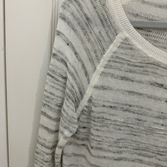 White + Warren Women’s Linen Blend Striped Sweater Sz Large Crewneck Gray White - Picture 4 of 5